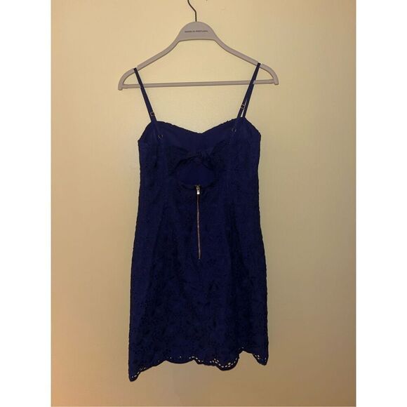 Lilly Pulitzer Navy Lace Eyelet Mini Dress Size 2 Tie Back Keyhole - Picture 4 of 4